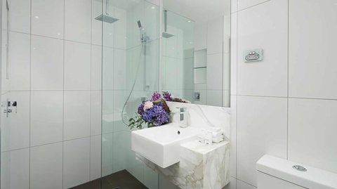 Crowne Plaza Melbourne Carlton, An IHG Hotel - Accommodation Broadbeach 10