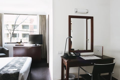 Crowne Plaza Melbourne Carlton, An IHG Hotel - Accommodation Broadbeach 3