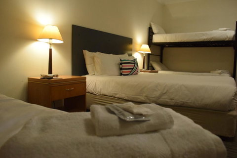 CROWN CENTRAL BUSINESS DISTRICT MOTEL - NO UNDER 18s - Accommodation Broadbeach 38