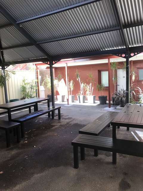 CROWN CENTRAL BUSINESS DISTRICT MOTEL - NO UNDER 18s - Accommodation Broadbeach 16