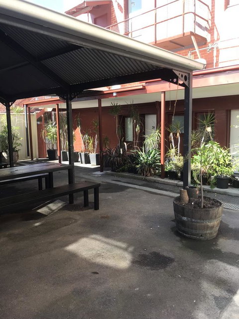CROWN CENTRAL BUSINESS DISTRICT MOTEL - NO UNDER 18s - Accommodation Broadbeach 13