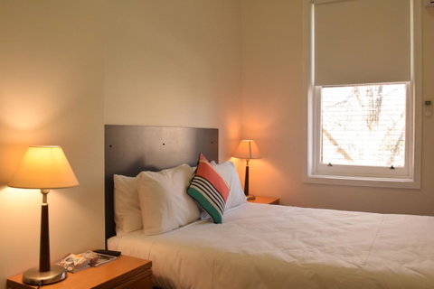 CROWN CENTRAL BUSINESS DISTRICT MOTEL - NO UNDER 18s - Accommodation Broadbeach 32