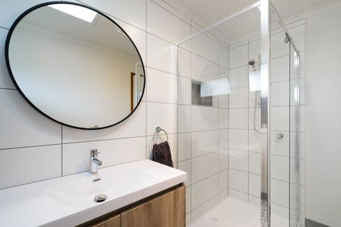 Uptown Frankston - Accommodation Broadbeach 11