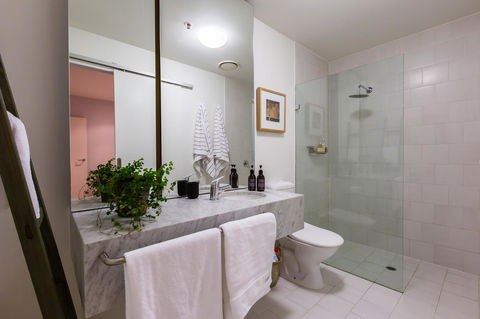 Auguste, Melbourne CBD Private Accommodation With Parking - Accommodation Broadbeach 11