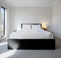 Point Cook Home with a Lovely View in Salt Water - Accommodation Broadbeach