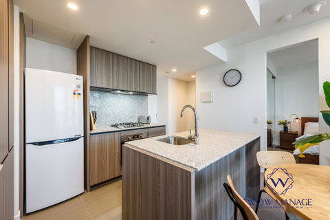 WOW Apartment On Lonsdale - Accommodation Broadbeach 10