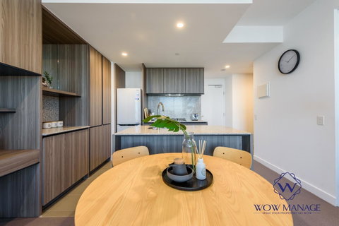 WOW Apartment On Lonsdale - Accommodation Broadbeach 12