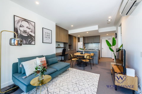 WOW Apartment On Lonsdale - Accommodation Broadbeach 0