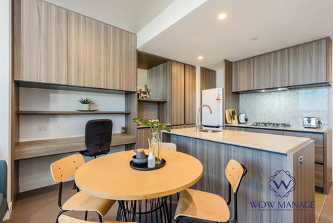 WOW Apartment On Lonsdale - Accommodation Broadbeach 5