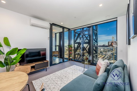 WOW Apartment On Lonsdale - Accommodation Broadbeach 1
