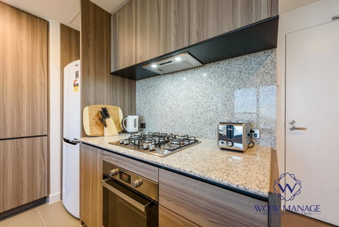 WOW Apartment On Lonsdale - Accommodation Broadbeach 9