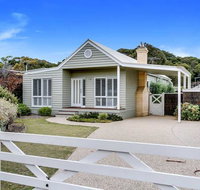 Cute Cottage on Cain - beach at end of street - Accommodation Broadbeach