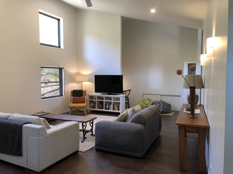 Saje\'s House & Pod - Accommodation Broadbeach 0