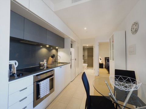LittleStay Swanston - 2 Bedroom Aptm - Accommodation Broadbeach 3
