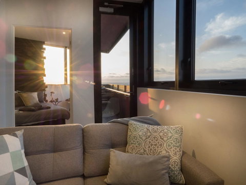 LittleStay Swanston - 2 Bedroom Aptm - Accommodation Broadbeach 1