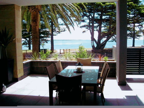 C-Scape Water Front Apartment - Accommodation Broadbeach 0