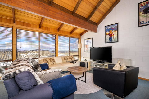 FOUNTAINS 3, Mount Hotham - Accommodation Broadbeach 0