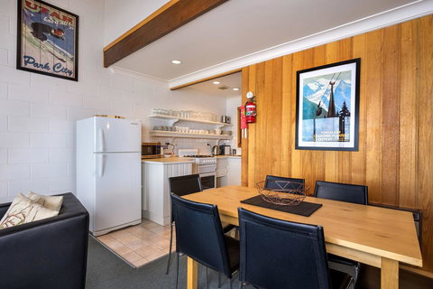 FOUNTAINS 3, Mount Hotham - Accommodation Broadbeach 3