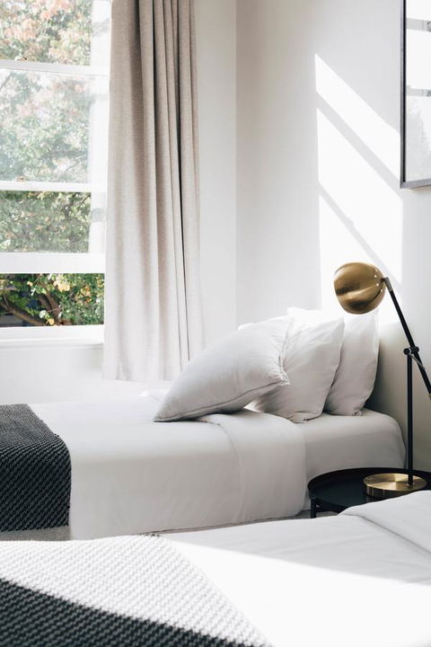 Naughtons Hotel - Accommodation Broadbeach 9