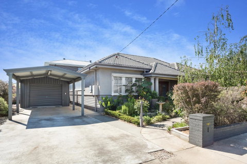 HogmortHomes Neale Street - Accommodation Broadbeach 0