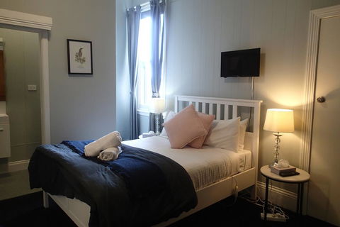 The Bischoff Hotel - Accommodation Broadbeach 3