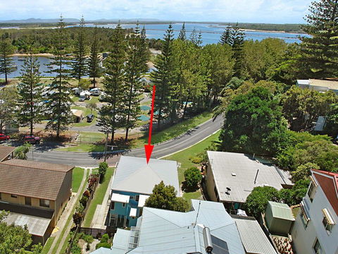 The Blue House - Flat Walk To River And Beach - Accommodation Broadbeach 0