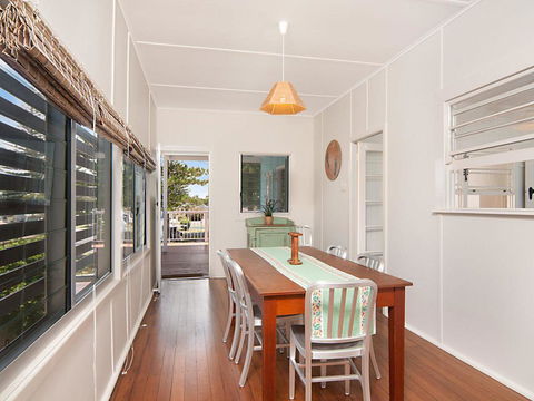 The Blue House - Flat Walk To River And Beach - Accommodation Broadbeach 3