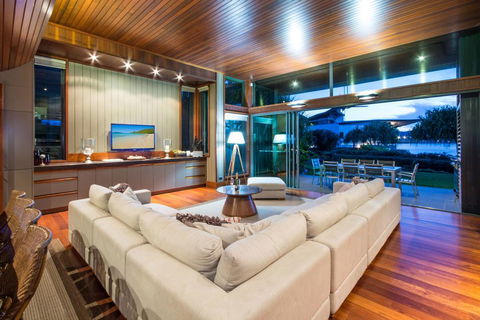 The Blue Marlin Yacht Club Villa 6 On Hamilton Island - Accommodation Broadbeach 2