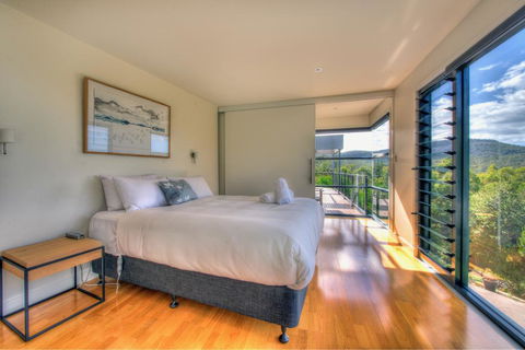 The Bolthole - Accommodation Broadbeach 3