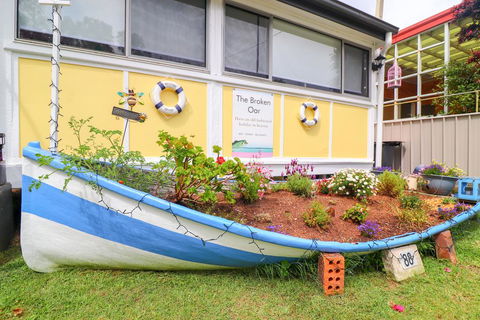 The Broken Oar - Accommodation Broadbeach 1