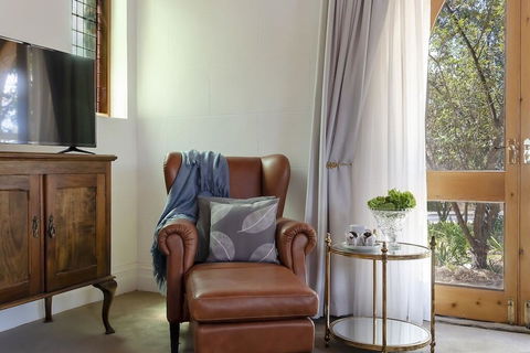 The Chapel - Accommodation Broadbeach 2