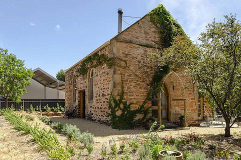 The Chapel - Accommodation Broadbeach 0