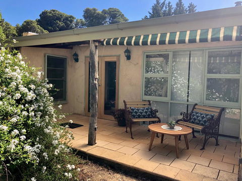 The Coach House - Accommodation Broadbeach 0