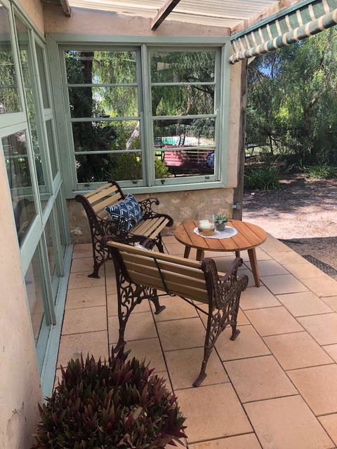 The Coach House - Accommodation Broadbeach 3
