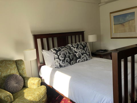 The Corner Hotel Alexandra - Accommodation Broadbeach 2