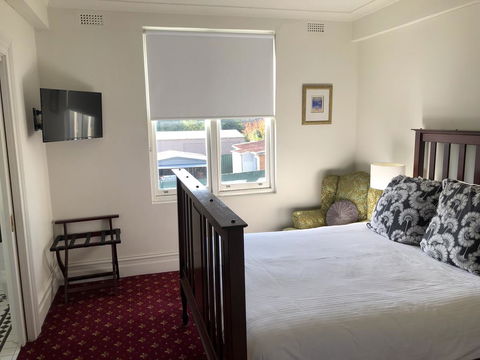 The Corner Hotel Alexandra - Accommodation Broadbeach 1