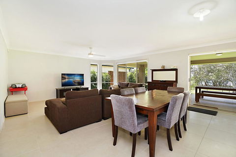 The Corso - Gorokan - Accommodation Broadbeach 2