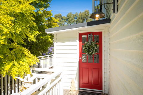 The Cottage - Accommodation Broadbeach 1
