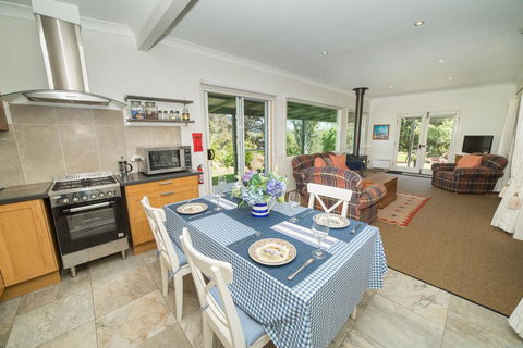 The Cottage At The Bryn At Tilba - Accommodation Broadbeach 1