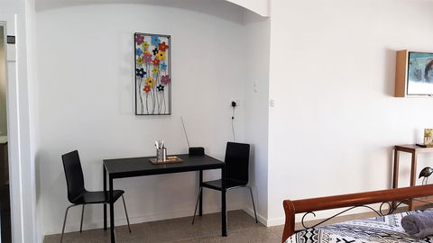 The Courtyard - Accommodation Broadbeach 2