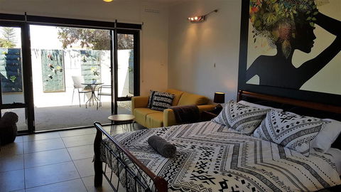 The Courtyard - Accommodation Broadbeach 0