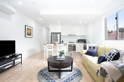 The Cove - L'Abode Accommodation - Accommodation Broadbeach 1