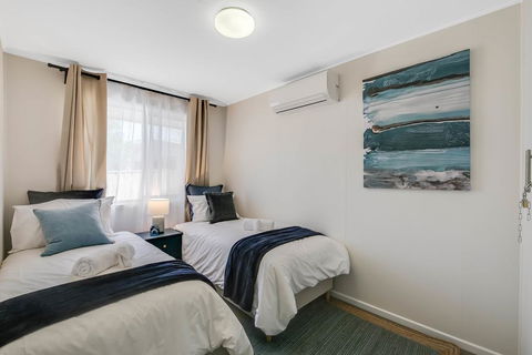 The Cowhide Cabin - Comfy, Family Friendly Stays In Toowoomba - Accommodation Broadbeach 3