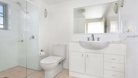 The Crest 201 - Forster CBD! - Accommodation Broadbeach 3