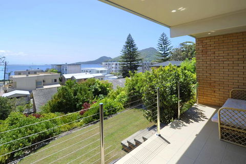 The Crest Unit 1 - Shoal Bay - Accommodation Broadbeach 0