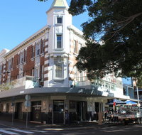 The Crown  Anchor Hotel - Accommodation Broadbeach