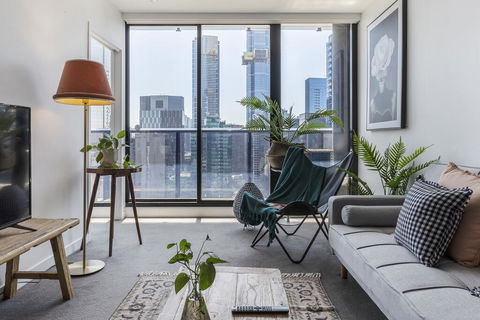 The Crown Of Southbank - Accommodation Broadbeach 1