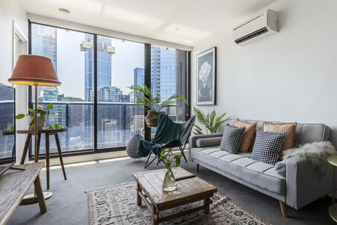 The Crown Of Southbank - Accommodation Broadbeach 0