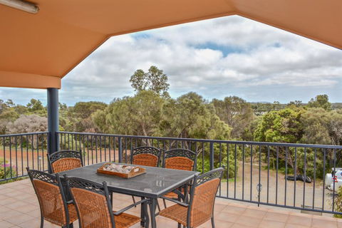 The Curly Seahorse - Accommodation Broadbeach 0