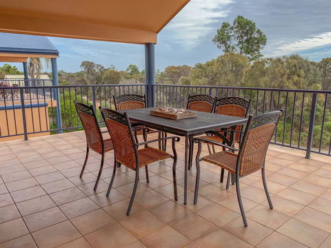 The Curly Seahorse - Accommodation Broadbeach 1